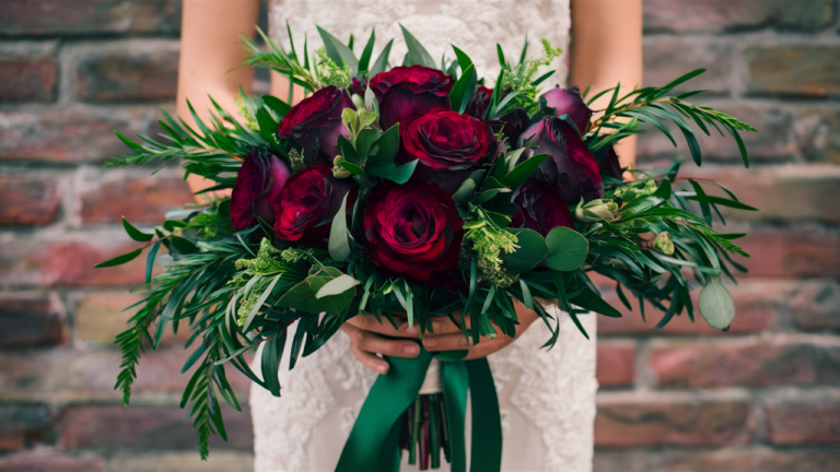 20 Enchanting Dark Romantic Wedding in Emerald Green Ideas Dark Romantic Wedding in Emerald Green