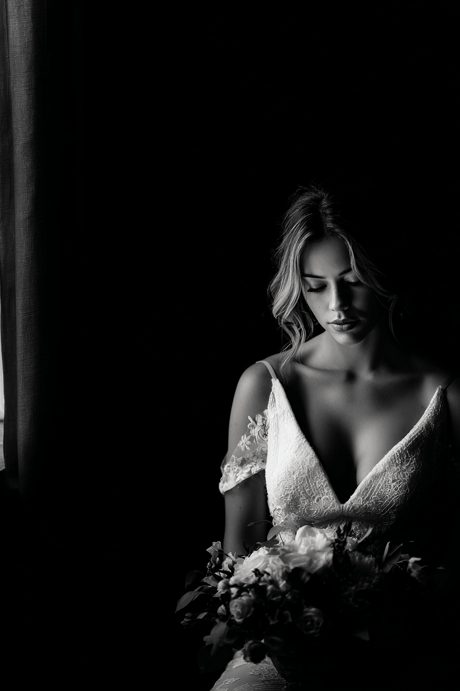 27 Moody Wedding Decorations That Create a Cinematic Feel