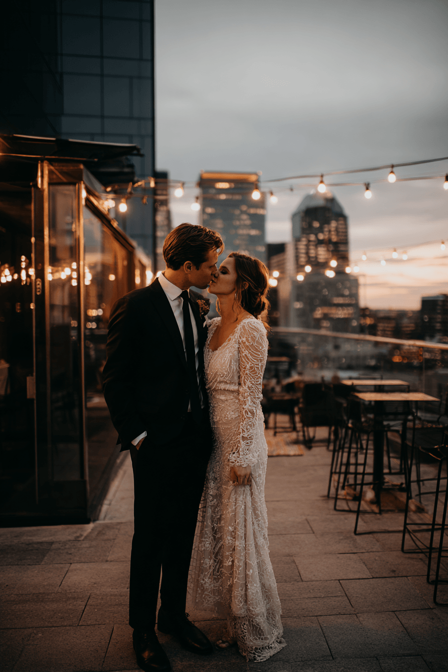 27 Moody Wedding Decorations That Create a Cinematic Feel