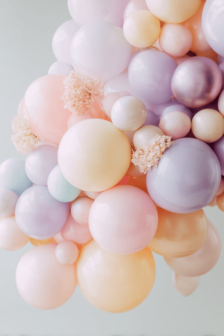27 Simple Yet Stunning Hot Air Balloon Birthday Party Ideas
