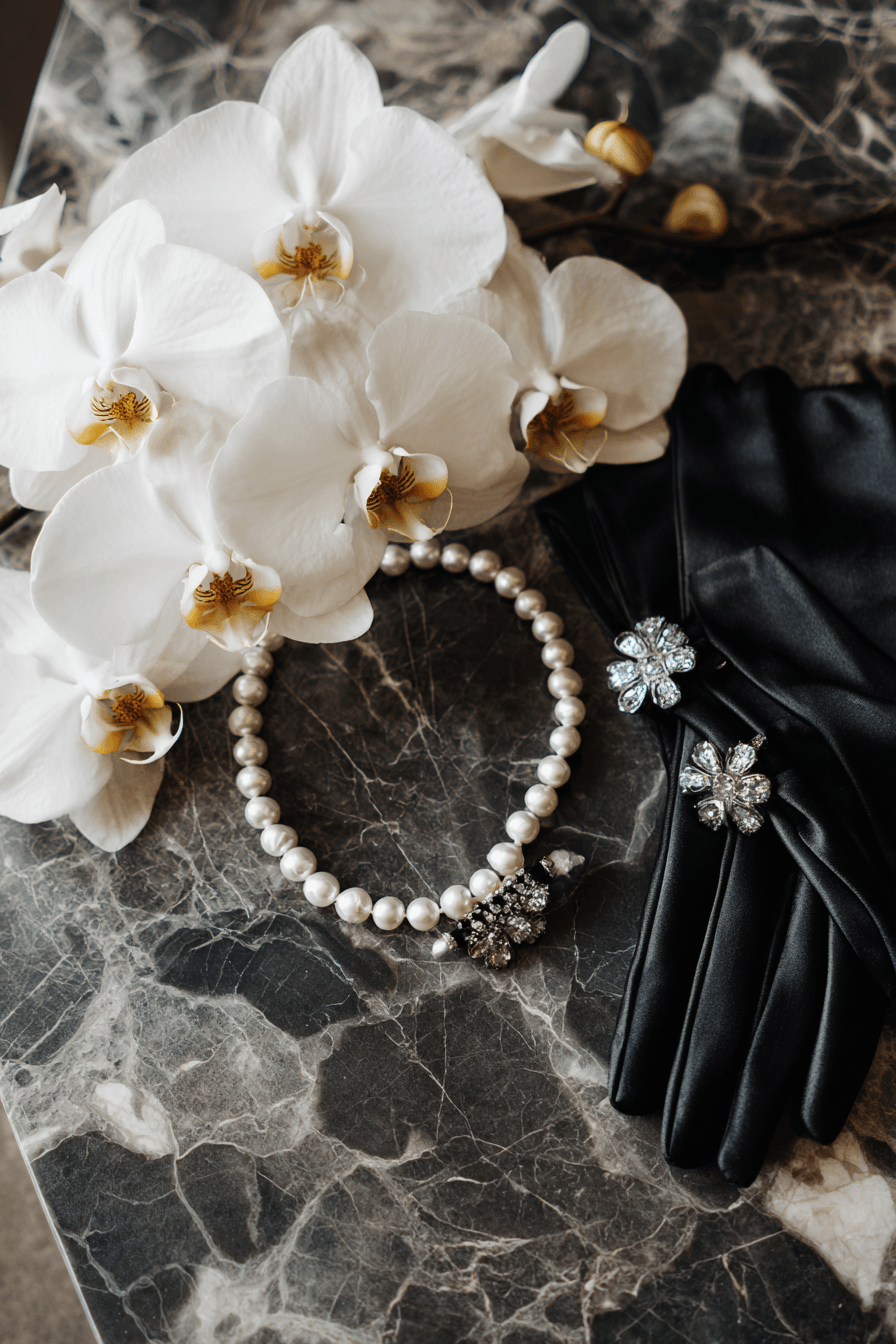 27 Heartwarming Gift Ideas for the Special Bride