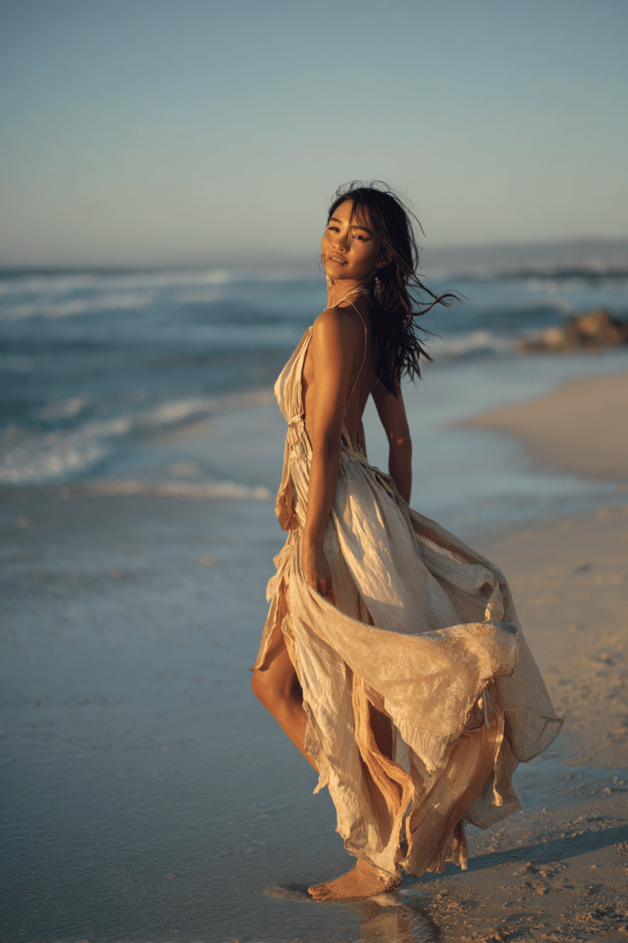 27 Breathablen and Stylish Summer Wedding Guest Outfit Ideas