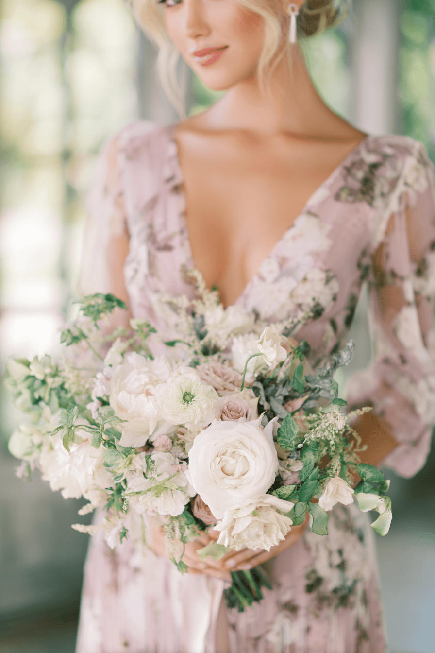 27 Breathablen and Stylish Summer Wedding Guest Outfit Ideas