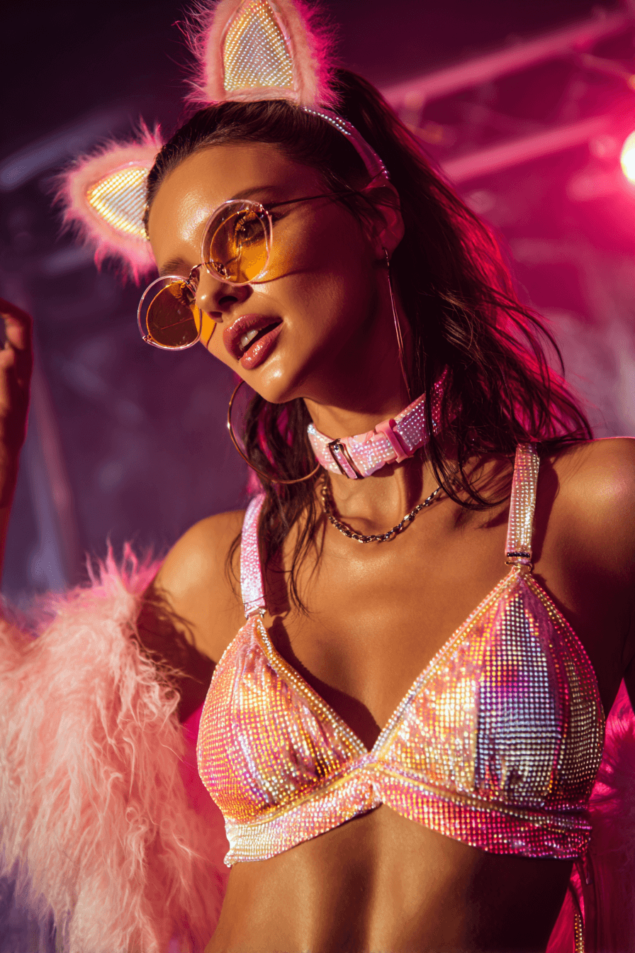27 Stunning Neon Party Outfits for Every Vibe