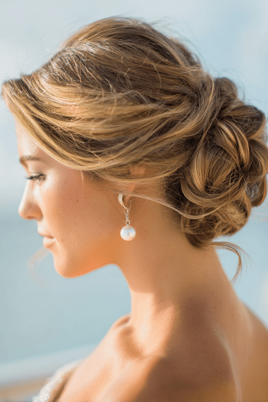 27 Effortless Beach Wedding Hairstyles for a Natural Bridal Glow