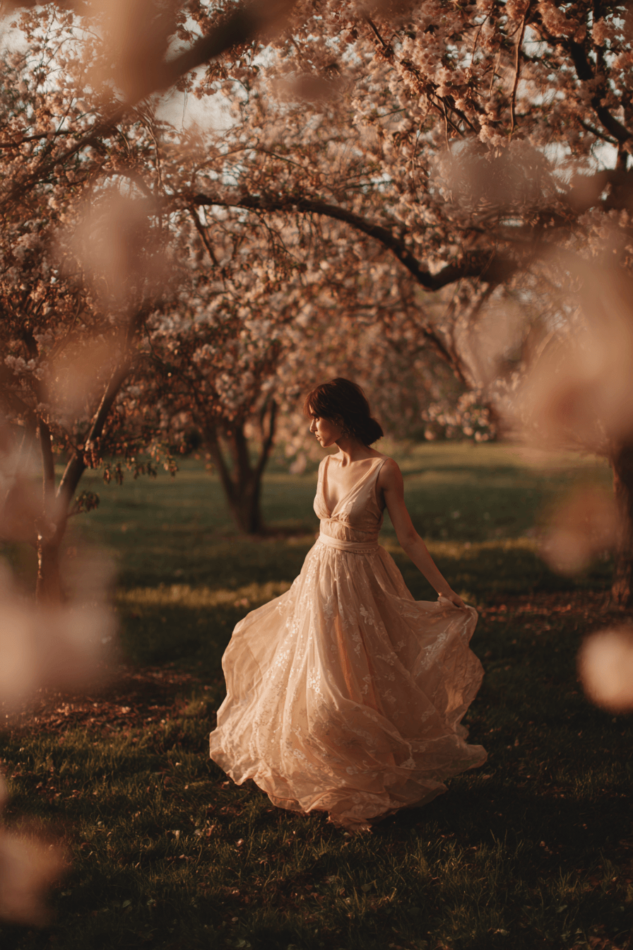 27 Stunning Butter Yellow Bridesmaid Dresses for a Chic Wedding Party