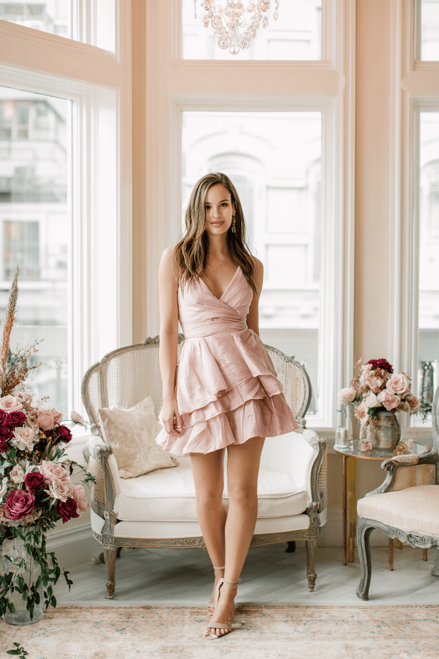 27 Graduation Party Outfit Ideas for Guests That Look Stylish and Celebratory